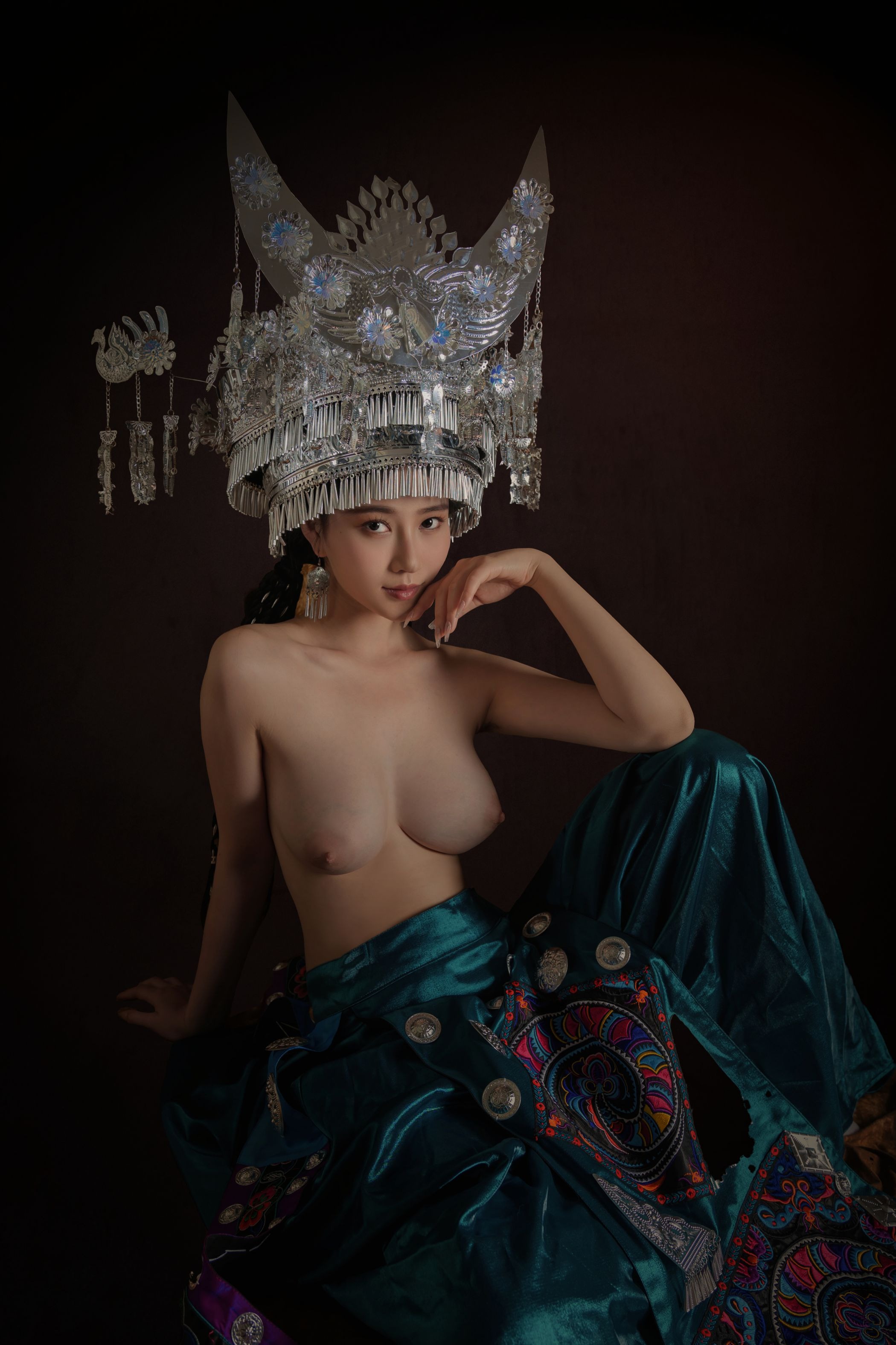 <strong><mark>年年</mark></strong> 苗疆少女